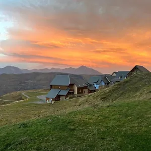 https://appartement-4-personnes-pyrenees-peyragudes.midi-pyreneeshotels.com